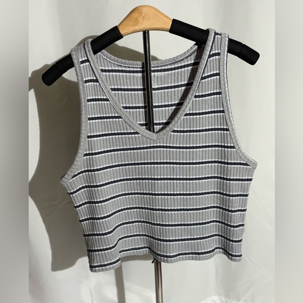 Women’s American Eagle top, size L